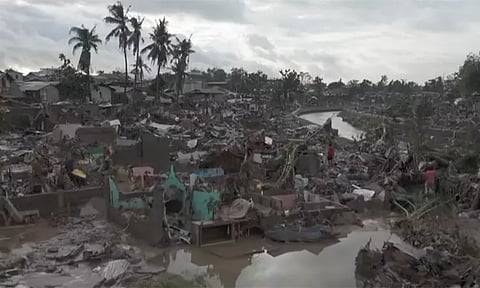 பிலிப்பைன்ஸ் நாட்டை புரட்டிப்போட்ட ‘கால்மேகி' புயல்: பலி எண்ணிக்கை 188 ஆக உயர்வு