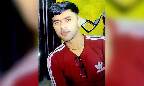 நீட் தேர்வுக்கு தயாராகி வந்த மாணவன் தூக்கிட்டு தற்கொலை