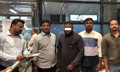 இந்தியாவில் சட்டவிரோதமாக 13 ஆண்டுகள் தங்கி இருந்த நைஜீரியர் நாடு கடத்தல்