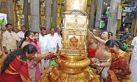 கார்த்திகை பிரம்மோற்சவம்: திருச்சானூரில் கோவில் ஆழ்வார் திருமஞ்சனம்