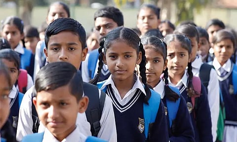 உத்தர பிரதேசம்: ‘வந்தே மாதரம்’ பாட மறுத்த அரசுப் பள்ளி ஆசிரியர் சஸ்பெண்ட்