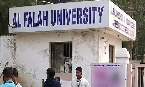 டெல்லி கார் வெடிப்பு; அல்-பலா பல்கலைக்கழக உறுப்பினர் அங்கீகாரத்திற்கு தற்காலிக தடை