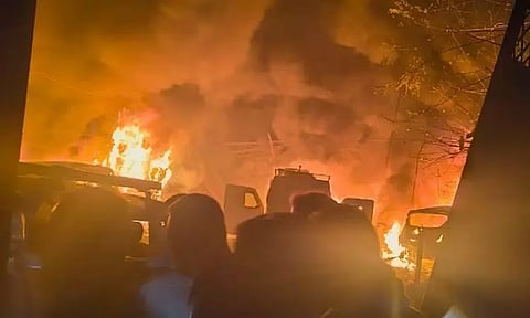 மீண்டும் ஒரு அதிர்ச்சி.. ஜம்மு-காஷ்மீரில் திடீரென வெடித்து சிதறிய வெடிபொருட்கள்.. 9 பேர் பரிதாப பலி