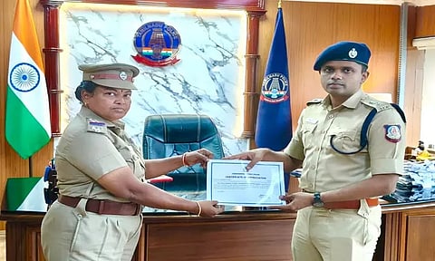தூத்துக்குடியில் சிறப்பாக பணியாற்றிய போலீசாருக்கு எஸ்.பி. பாராட்டு