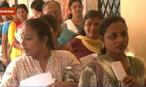 ஆசிரியர் தகுதித் தேர்வு - தமிழகம் முழுவதும் 1 லட்சத்திற்கும் அதிகமானோர் எழுதினர்