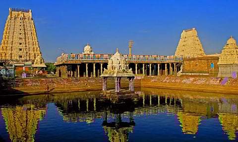 காஞ்சிபுரம் ஏகாம்பரநாதர் கோவில் புதிய தங்கத்தேருக்கு சிறப்பு அபிஷேகம் - அறக்கட்டளை நிர்வாகிகள் தகவல்