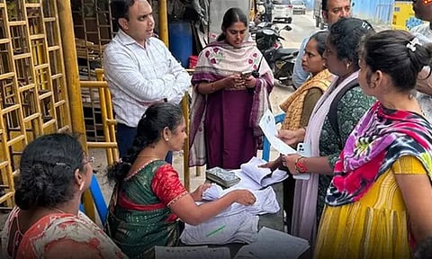 எஸ்.ஐ.ஆர். படிவங்கள் குறித்த சந்தேகங்களுக்கு உதவி எண்கள் அறிவிப்பு