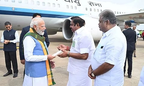 கோவையில் பிரதமர் மோடியை வரவேற்ற எடப்பாடி பழனிசாமி