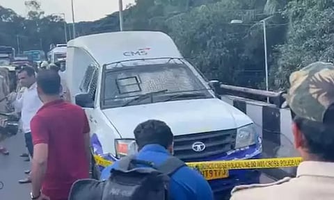 பட்டப்பகலில் ஏடிஎம் வாகனத்தை கடத்தி ரூ. 7 கோடி கொள்ளை - பெங்களூருவில் துணிகரம்