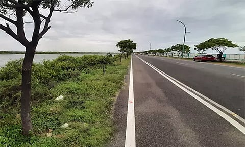 தூத்துக்குடியில் பீச் ரோட்டில் விபத்துக்களை தடுக்க நடவடிக்கை:‍ பொதுமக்கள் கோரிக்கை