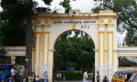 10-ம் வகுப்பு பொதுத்தேர்வு எழுதும் மாணவர்களின் பெயர் விவரங்களில் திருத்தம் மேற்கொள்ள அவகாசம்