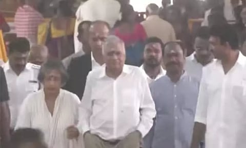 மதுரை மீனாட்சி அம்மன் கோவிலில் இலங்கை முன்னாள் அதிபர் ரணில் விக்ரமசிங்கே சாமி தரிசனம்