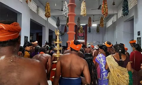 முட்டப்பதி வைகுண்டசாமி கோவிலில் திரண்ட அய்யாவழி பக்தர்கள்