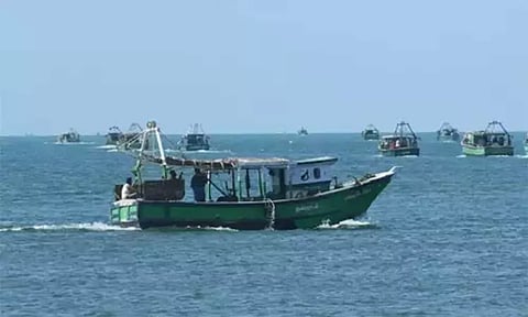 ஆழ்ந்த காற்றழுத்த தாழ்வு பகுதி; மீனவர்கள் நாளைக்குள் கரைக்கு திரும்ப வேண்டும் - வானிலை மையம் எச்சரிக்கை