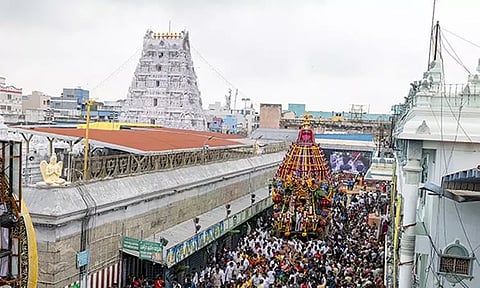 கார்த்திகை பிரம்மோற்சவ விழா: திருச்சானூரில் விமரிசையாக நடைபெற்ற தேரோட்டம்