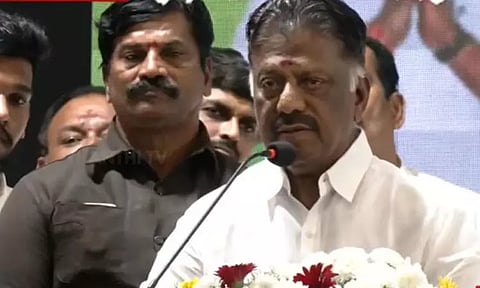 கண்ணீர்விட்டு அழும் நிலையில் அதிமுக: டிச.15-ல் முக்கிய முடிவு - ஓ.பன்னீர் செல்வம்