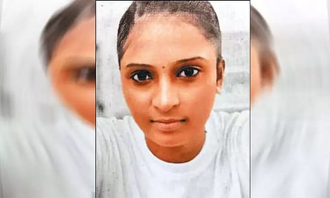 அதிர்ச்சி சம்பவம்.. பல மாதங்களாக மன விரக்தியில் இருந்த பெண் போலீஸ் எடுத்த விபரீத முடிவு