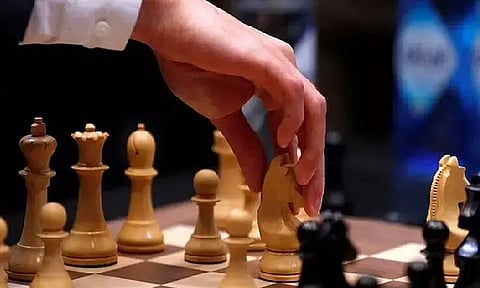 உலகக் கோப்பை செஸ்: உஸ்பெகிஸ்தான் இளம் வீரர் சாம்பியன்