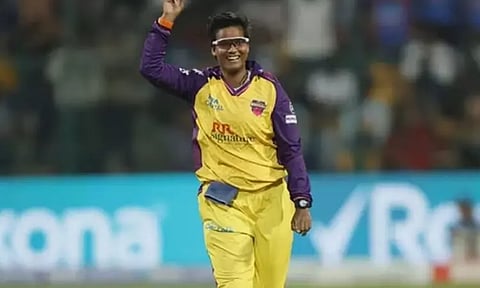 பெண்கள் பிரீமியர் லீக் கிரிக்கெட்: ரூ.3.20 கோடிக்கு ஏலம் போன தீப்தி ஷர்மா