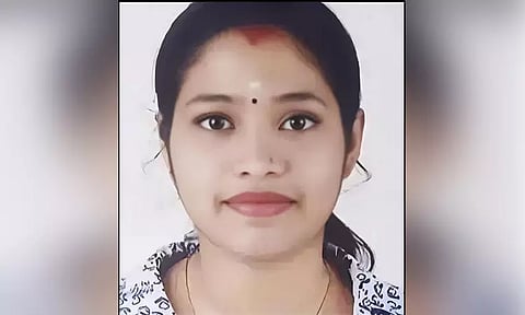 கழிவுநீர் கால்வாயில் எரிந்த நிலையில் பிணமாக கிடந்த கர்ப்பிணி... கேரளாவில் அதிர்ச்சி சம்பவம்