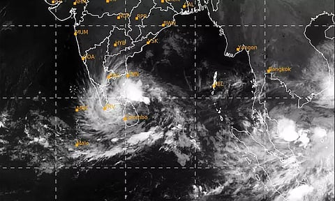 வலுவிழந்து சென்னையை அடையும் டிட்வா புயல்