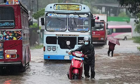 டிட்வா புயல் பாதிப்பு: பேரிடரை எதிர்கொள்ள இலங்கையில் அவசரகால நிலை பிரகடனம்