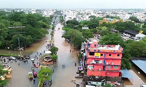 மழை-புயலால் விமானங்கள் ரத்து: இலங்கையில் 150 தமிழர்கள் தவிப்பு