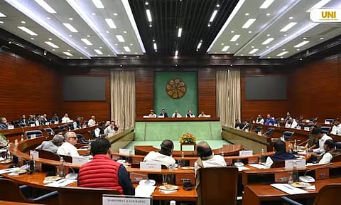 எஸ்.ஐ.ஆர்.விவாதம் தேவை; அனைத்து கட்சி கூட்டத்தில் எதிர்க்கட்சிகள் வலியுறுத்தல்