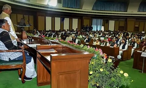 பீகார் சட்டப்பேரவை கூடியது; புதிய எம்.எல்.ஏ.க்கள் பதவியேற்பு