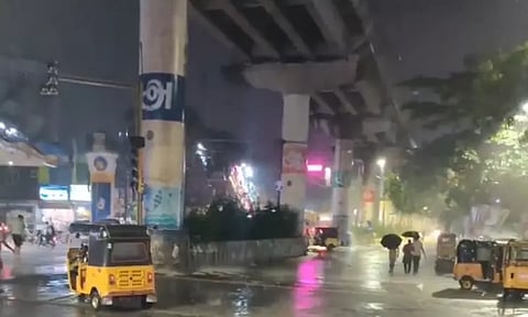 7 மாவட்டங்களில் நள்ளிரவு 1 மணி வரை மிதமான மழைக்கு வாய்ப்பு