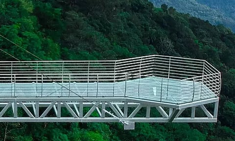 விசாகப்பட்டினத்தில் இந்தியாவின் மிக நீளமான கண்ணாடி நடைபாலம் திறப்பு