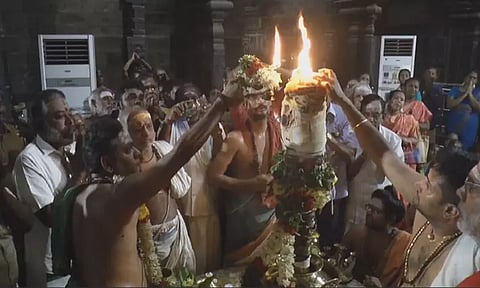 திருக்கார்த்திகை: நெல்லையப்பர் கோவிலில் பரணி தீபம் ஏற்றப்பட்டது