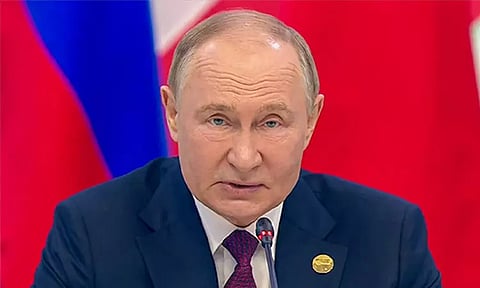 ரஷிய கப்பல்கள் மீது தாக்குதல்... உக்ரைனை கடலில் இருந்தே துண்டித்து விடுவோம்: புதின் மிரட்டல்