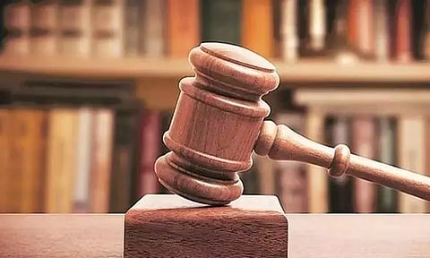 சாலை விபத்தில் உயிரிழந்த தம்பதியின் குடும்பத்தினருக்கு இழப்பீடு: சென்னை கோர்ட்டு தீர்ப்பு