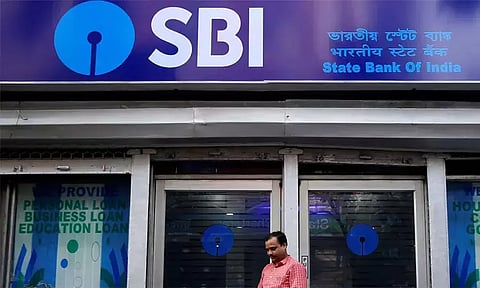 எஸ்பிஐ வங்கியில் வேலை: 996 காலிப்பணியிடங்கள்..யாரெல்லாம் விண்ணப்பிக்கலாம்?