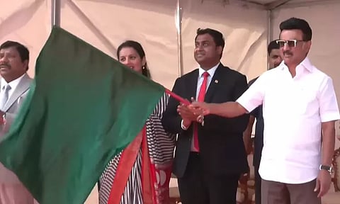 இலங்கை மக்களுக்கு 950 டன் நிவாரண பொருட்கள்: மு.க.ஸ்டாலின் அனுப்பி வைத்தார்