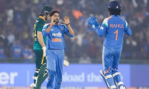 கடைசி ஒருநாள் போட்டி: டாஸ் வென்ற இந்தியா பந்துவீச்சு தேர்வு