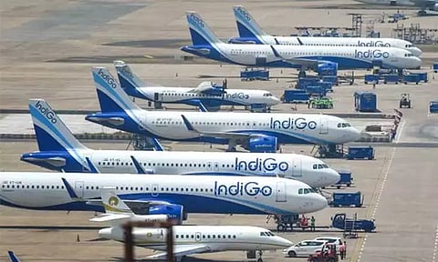 இண்டிகோ பிரச்சினைக்கு நடுவே விமான கட்டணங்கள் உயர்வதை தடுக்க மத்திய அரசு அதிரடி நடவடிக்கை