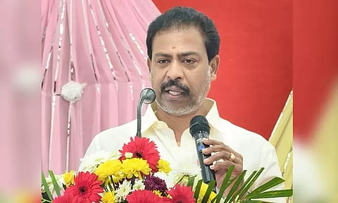 பழனி: அமைச்சர்கள் பங்கேற்ற நிகழ்ச்சி - கோபத்தில் வெளியேறிய தி.மு.க. எம்.எல்.ஏ.வால் பரபரப்பு