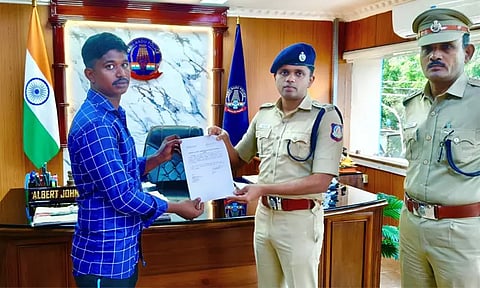 தூத்துக்குடியில் 13 ஊர்க்காவல் படை வீரர்களுக்கு பணி நியமன ஆணை: எஸ்.பி. ஆல்பர்ட் ஜான் வழங்கினார்