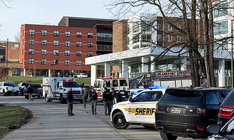 அமெரிக்காவில் பல்கலைக்கழகத்தில் துப்பாக்கி சூடு; மாணவர் பலி