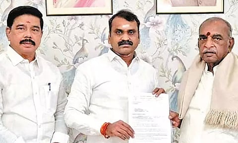 காமராஜர் குறித்து அவதூறு: யூடியூப் சேனல் மீது சட்டப்படி நடவடிக்கை எடுக்க பா.ஜனதா புகார் மனு