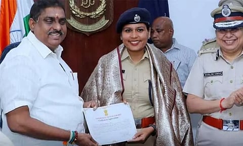 சீனியர் போலீஸ் சூப்பிரண்டு இஷா சிங்கிற்கு புதுச்சேரி உள்துறை மந்திரி நமச்சிவாயம் பாராட்டு