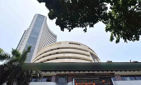 இந்திய-அமெரிக்க வர்த்தக பேச்சுவார்த்தை எதிரொலியாக உச்சம் கண்ட பங்கு சந்தைகள்