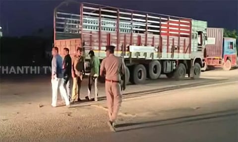 லாரி உரிமையாளர்கள் போராட்டம் - சென்னை துறைமுகத்தில் போலீசார் குவிப்பு