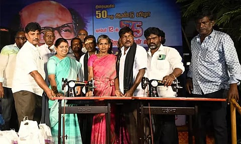 தூத்துக்குடியில் ரஜினிகாந்த் பிறந்த நாள் விழா: அமைச்சர் கீதாஜீவன் நலத்திட்ட உதவிகள் வழங்கினார்