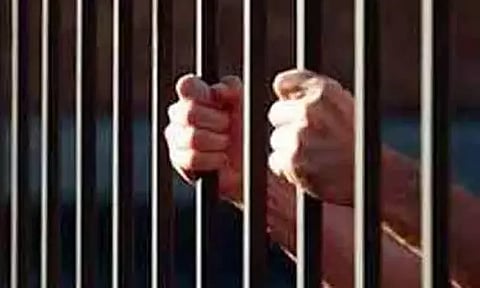 சென்னை: காரில் கஞ்சா கடத்திய இருவருக்கு 10 ஆண்டு சிறை