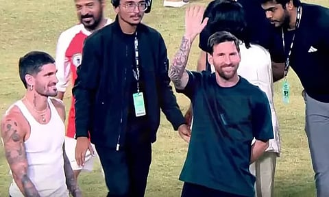 ஐதராபாத் வந்த கால்பந்து ஜாம்பவான் மெஸ்ஸிக்கு அமோக வரவேற்பு