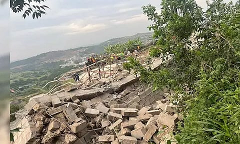 தென் ஆப்பிரிக்காவில் கோவில் இடிந்து விபத்து; இந்தியர் உள்பட 4 பேர் பலி