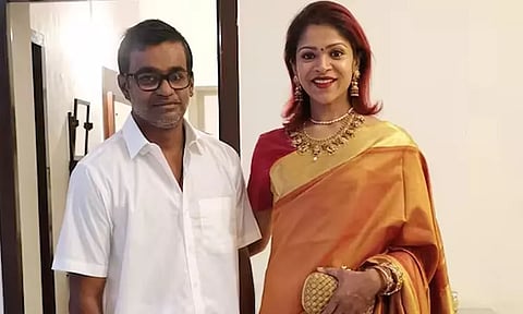 விவாகரத்து கோருகிறாரா இயக்குநர் செல்வராகவனின் மனைவி ?